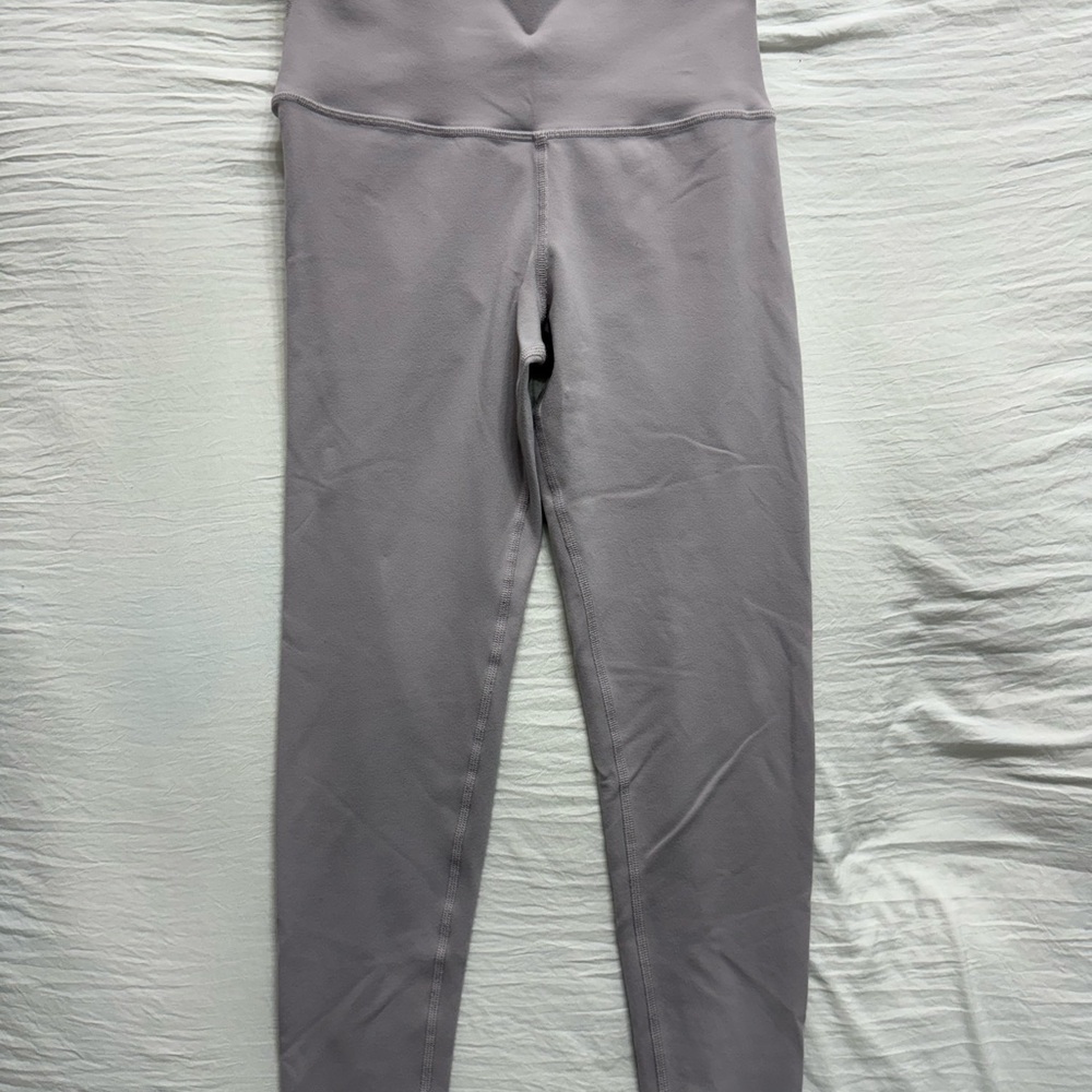 ALO Yoga High-Waist Leggings in Lavender Gray